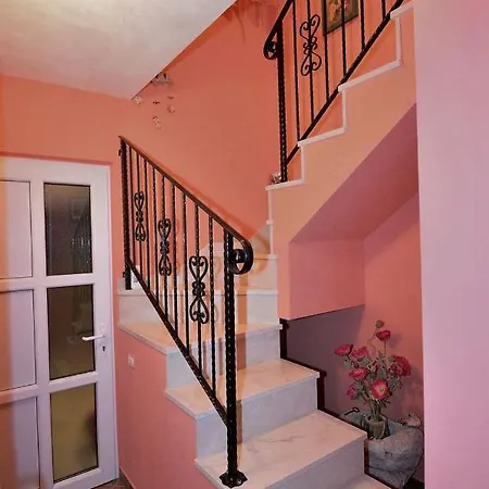 House Tihanka * Grohote