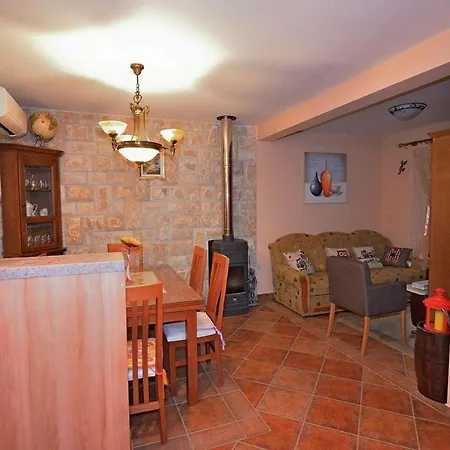 Сasa de vacaciones House Tihanka *